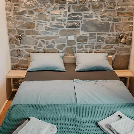 Mountain Istria - Stone Ii Apartment Roc